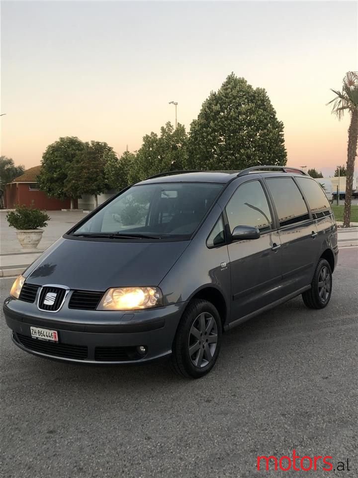 2009' Volkswagen Sharan photo #3