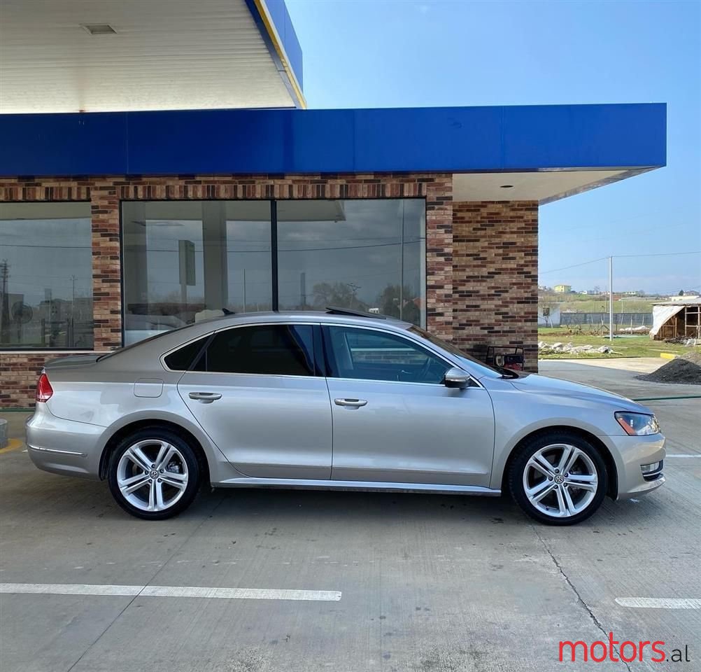 2013' Volkswagen Passat photo #3