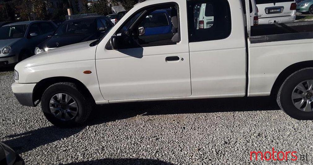 2002' Mazda B Series photo #1