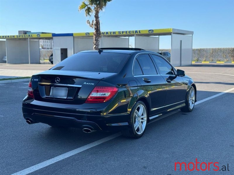 2012' Mercedes-Benz C 300 photo #4