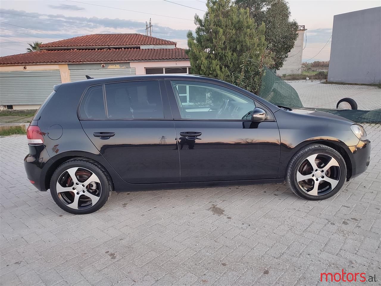 2009' Volkswagen Golf photo #4