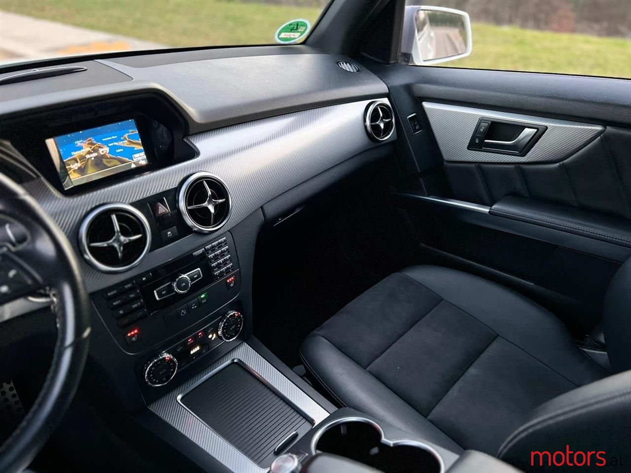 2013' Mercedes-Benz GLK 250 photo #2