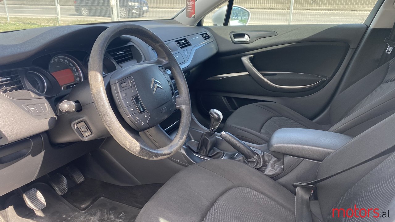 2009' Citroen C5 photo #5