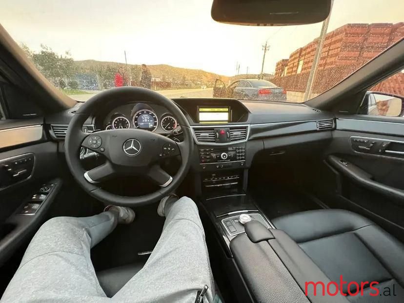 2012' Mercedes-Benz 350 photo #6