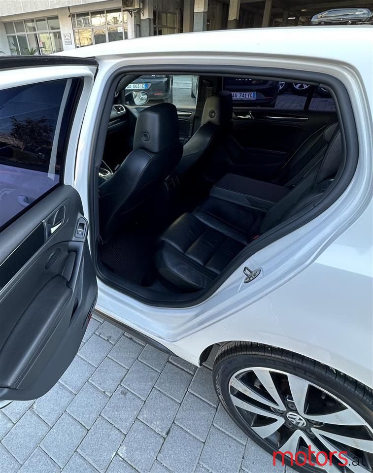 2012' Volkswagen Golf photo #6