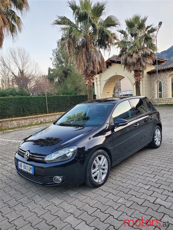 2010' Volkswagen Golf photo #1