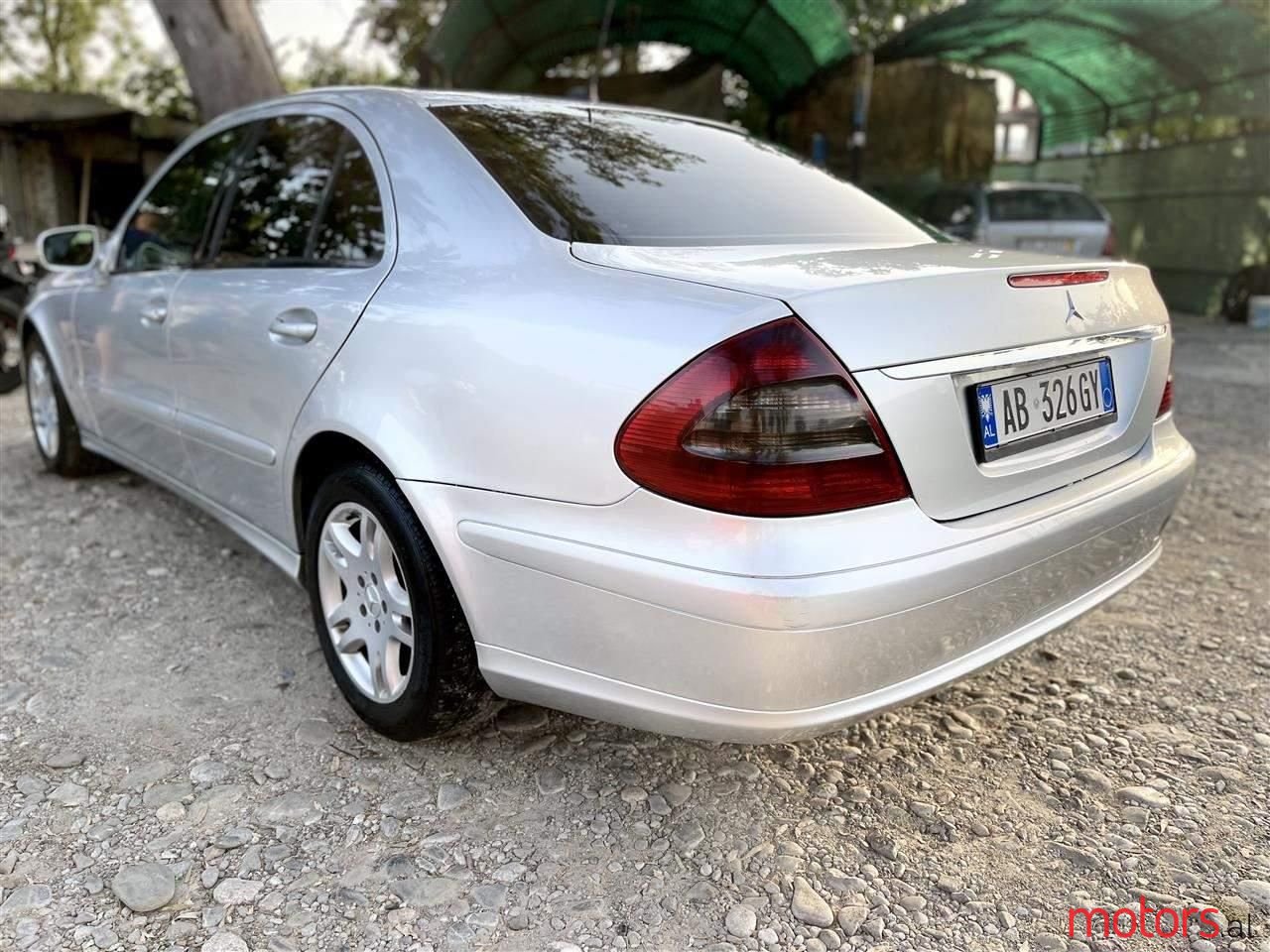 2008' Mercedes-Benz E 200 photo #4