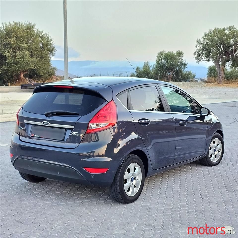 2011' Ford Fiesta photo #3