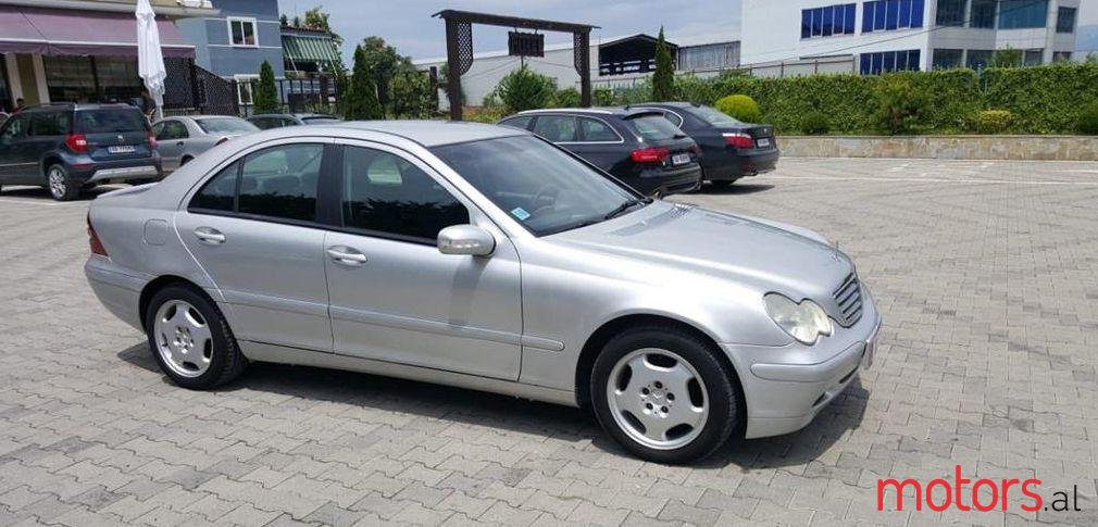 2002' Mercedes-Benz C 220 photo #1