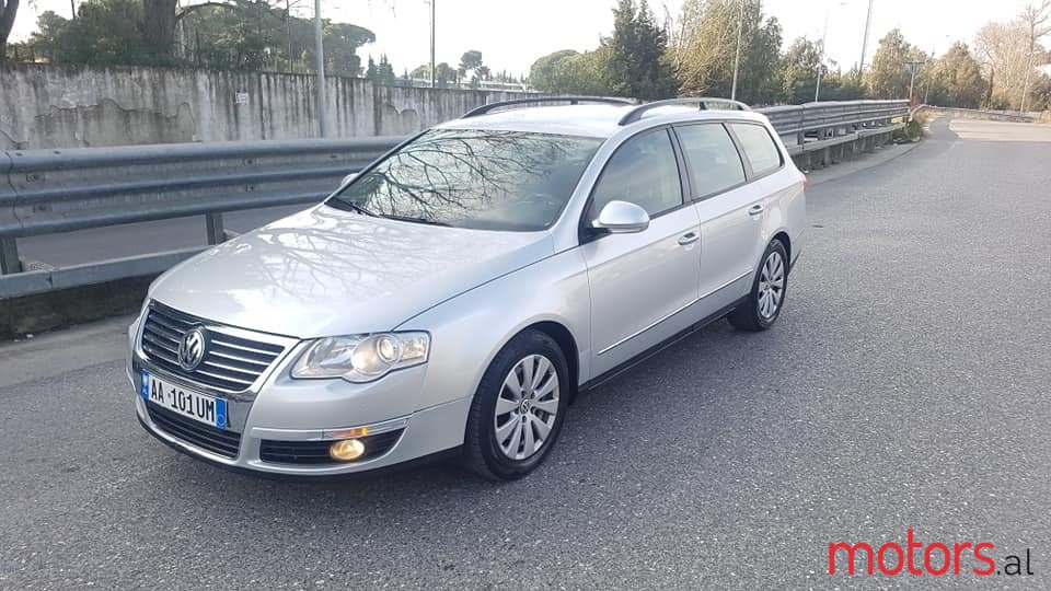 2008' Volkswagen Passat photo #2