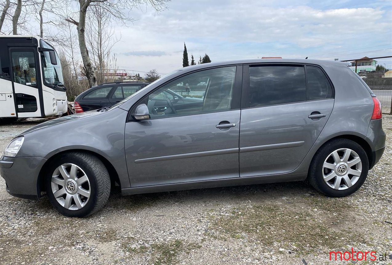 2005' Volkswagen Golf photo #1