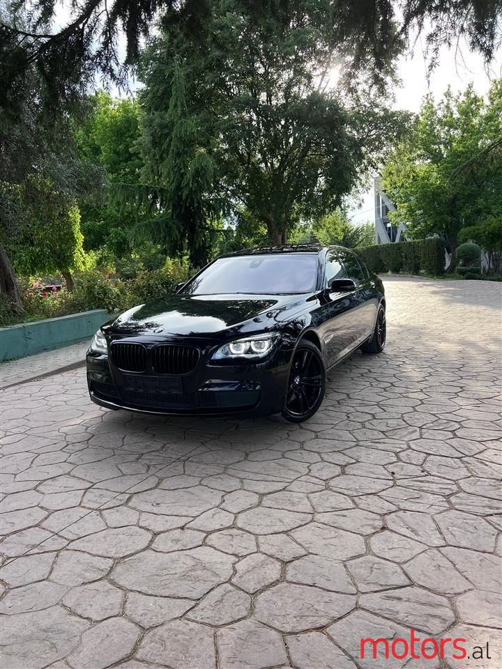 2015' BMW 740 photo #1