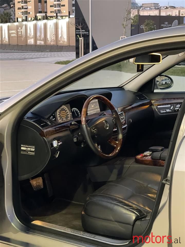 2008' Mercedes-Benz 320 photo #6