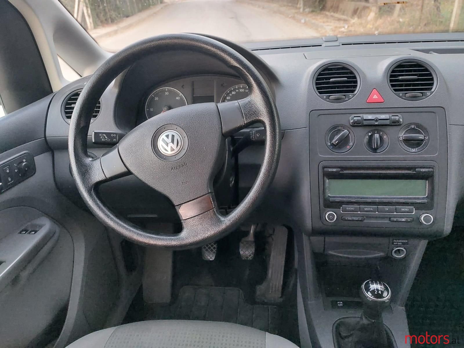 2010' Volkswagen Caddy photo #6