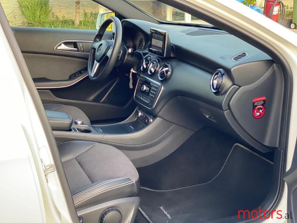 2013' Mercedes-Benz A 200 photo #5