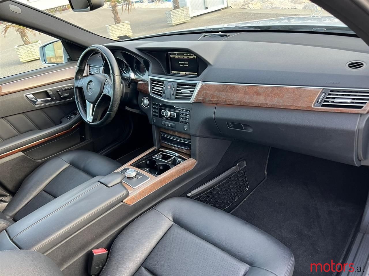 2011' Mercedes-Benz E 350 photo #3