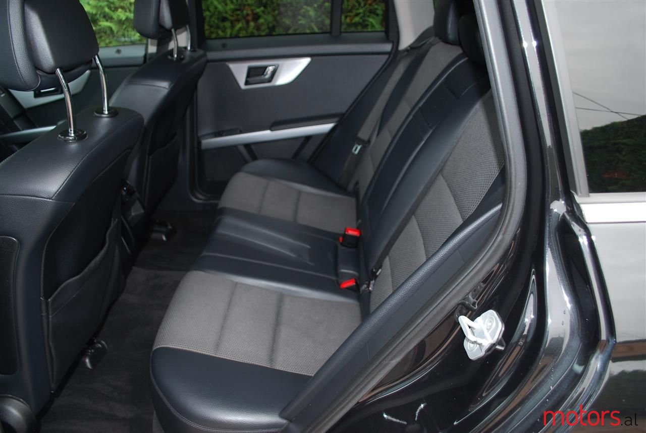 2011' Mercedes-Benz GLK 220 photo #2