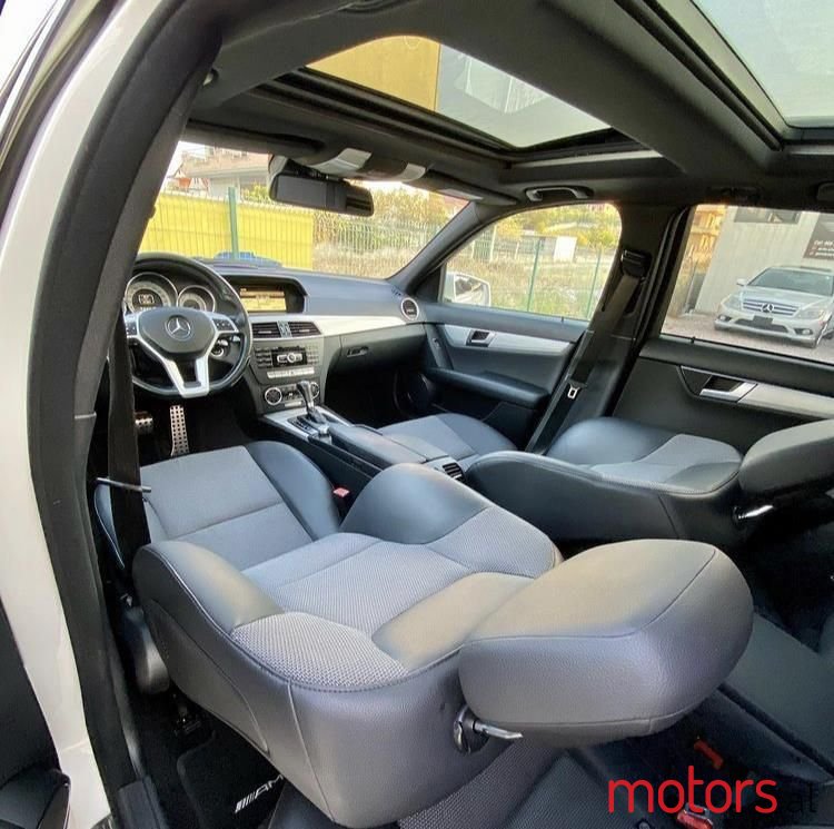 2011' Mercedes-Benz C 220 photo #6