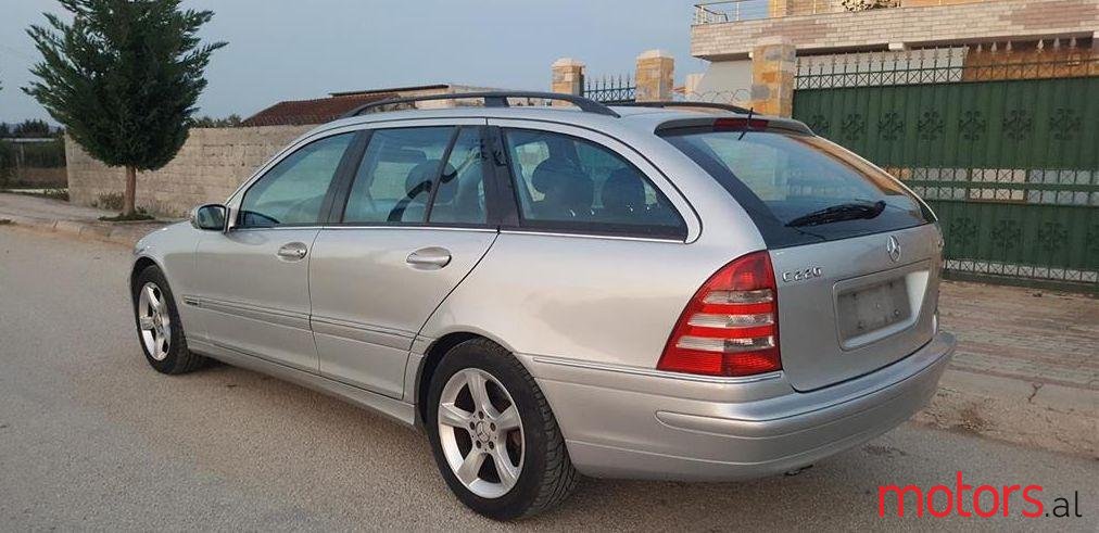 2004' Mercedes-Benz C 220 photo #1