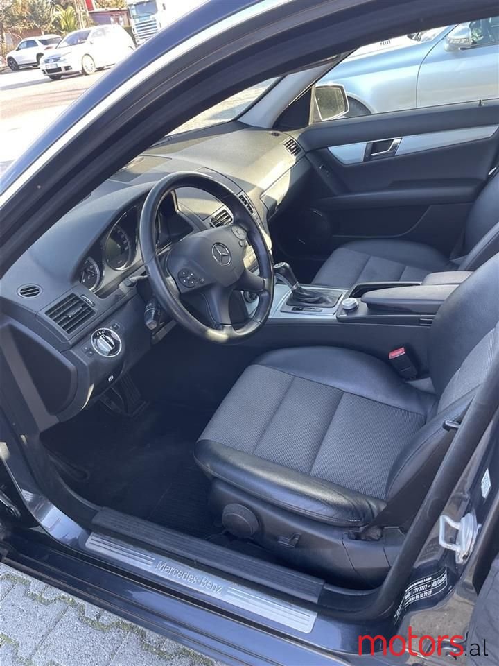 2011' Mercedes-Benz C 220 photo #5