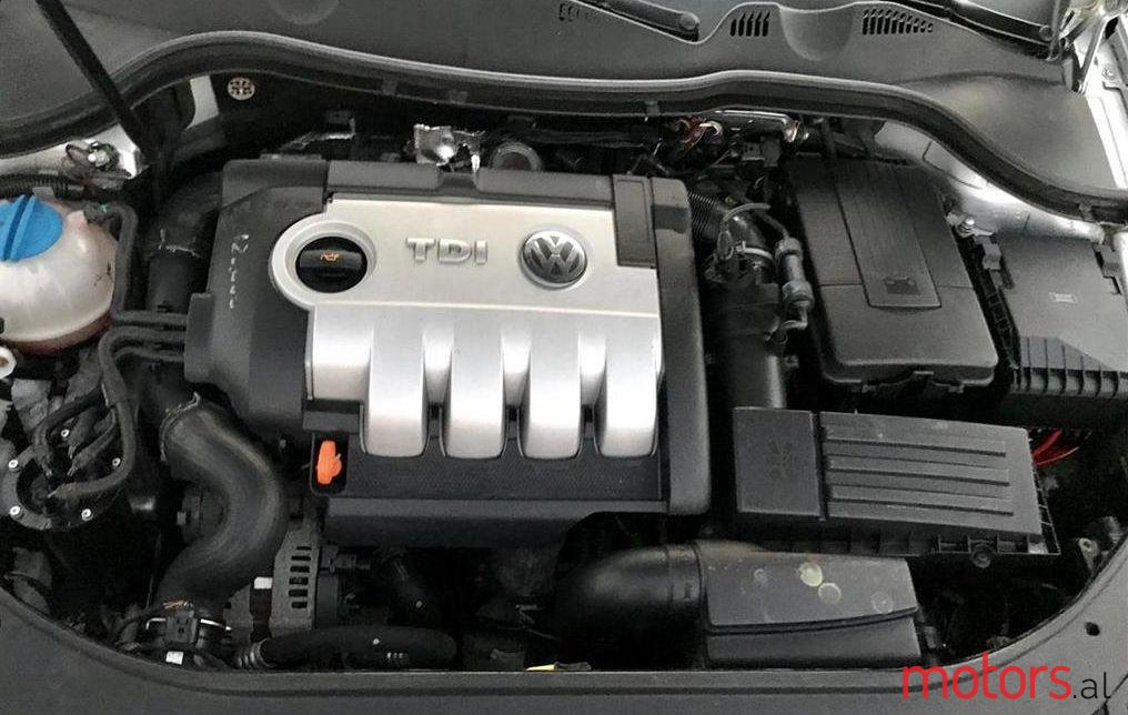 2005' Volkswagen Passat photo #1