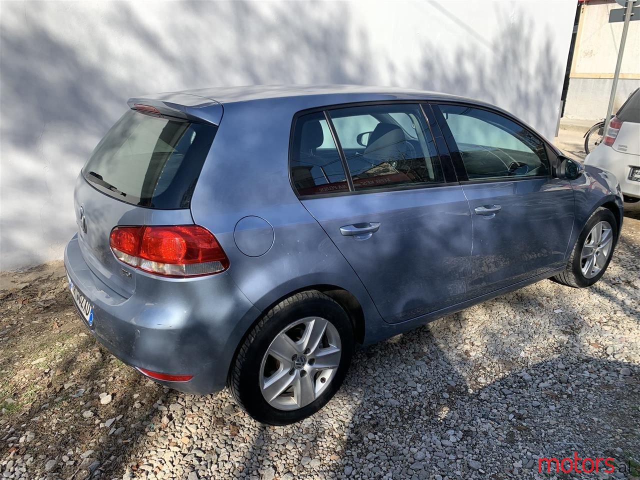 2010' Volkswagen Golf photo #2