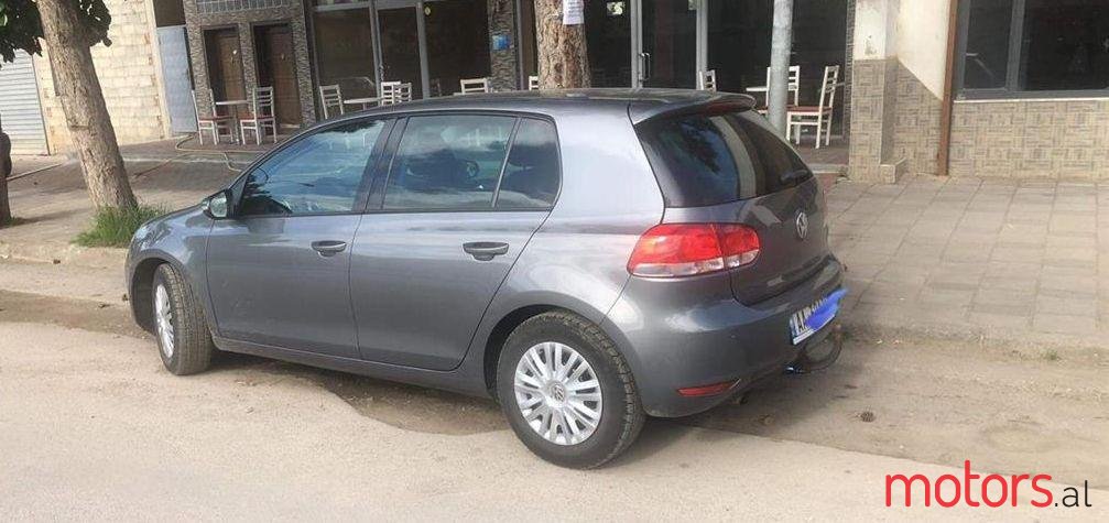 2010' Volkswagen Golf photo #1