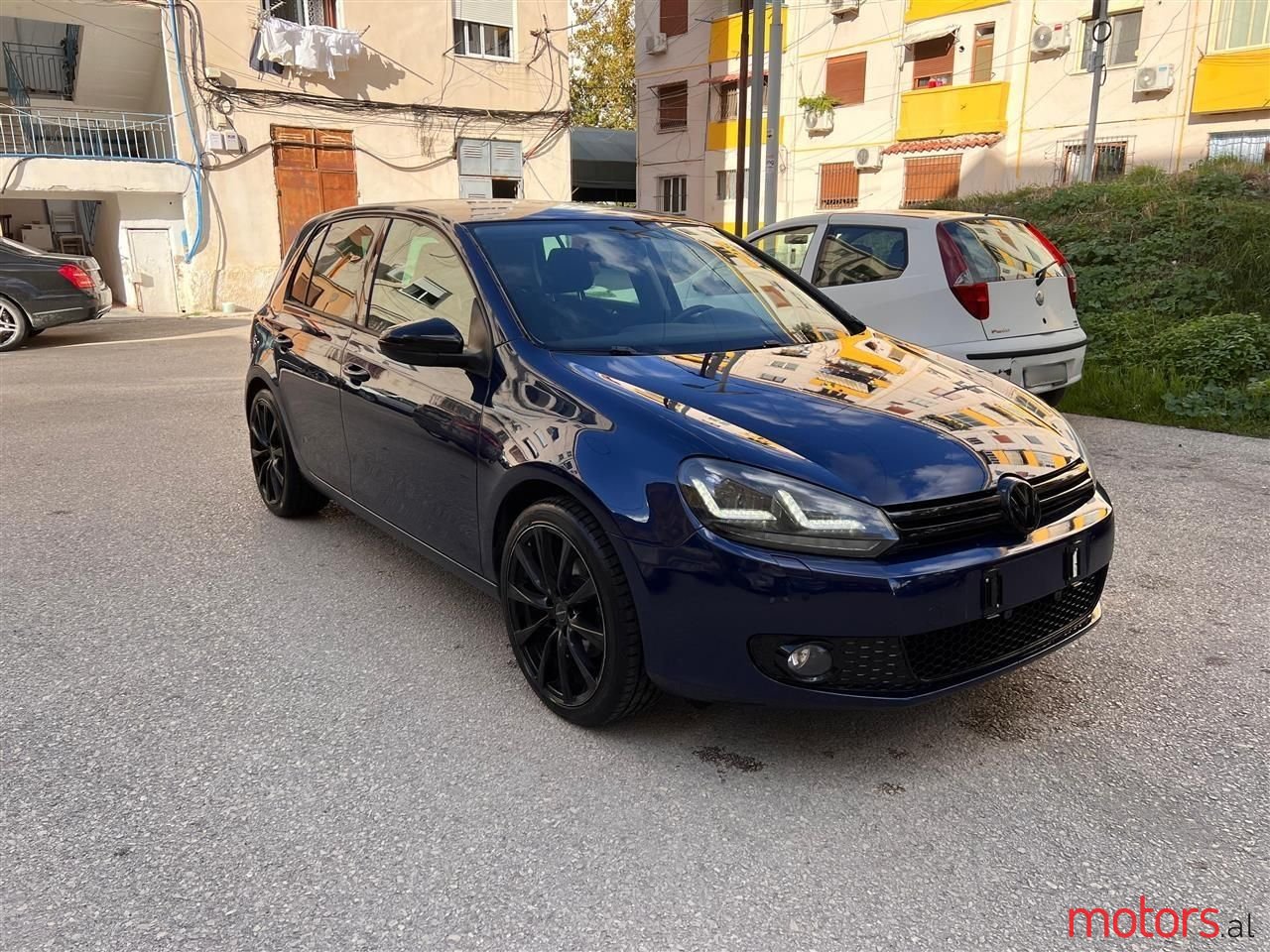 2011' Volkswagen Golf photo #2