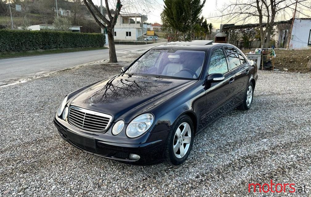 2005' Mercedes-Benz E 220 photo #1