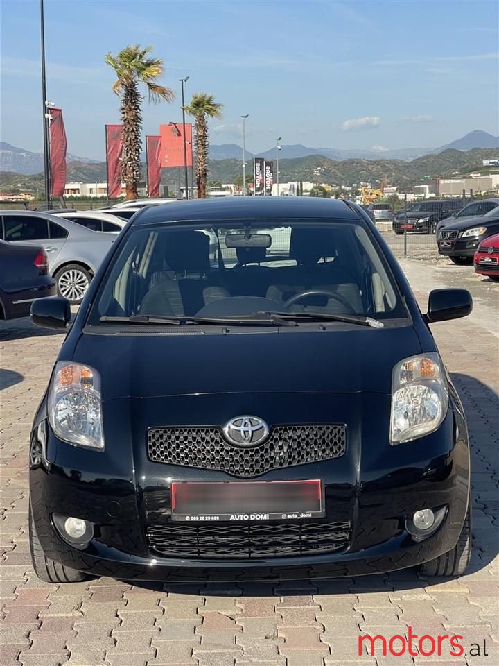 2007' Toyota Yaris photo #2