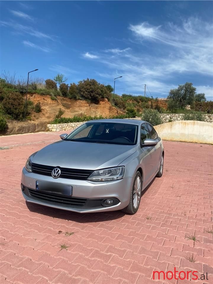 2012' Volkswagen Jetta photo #1