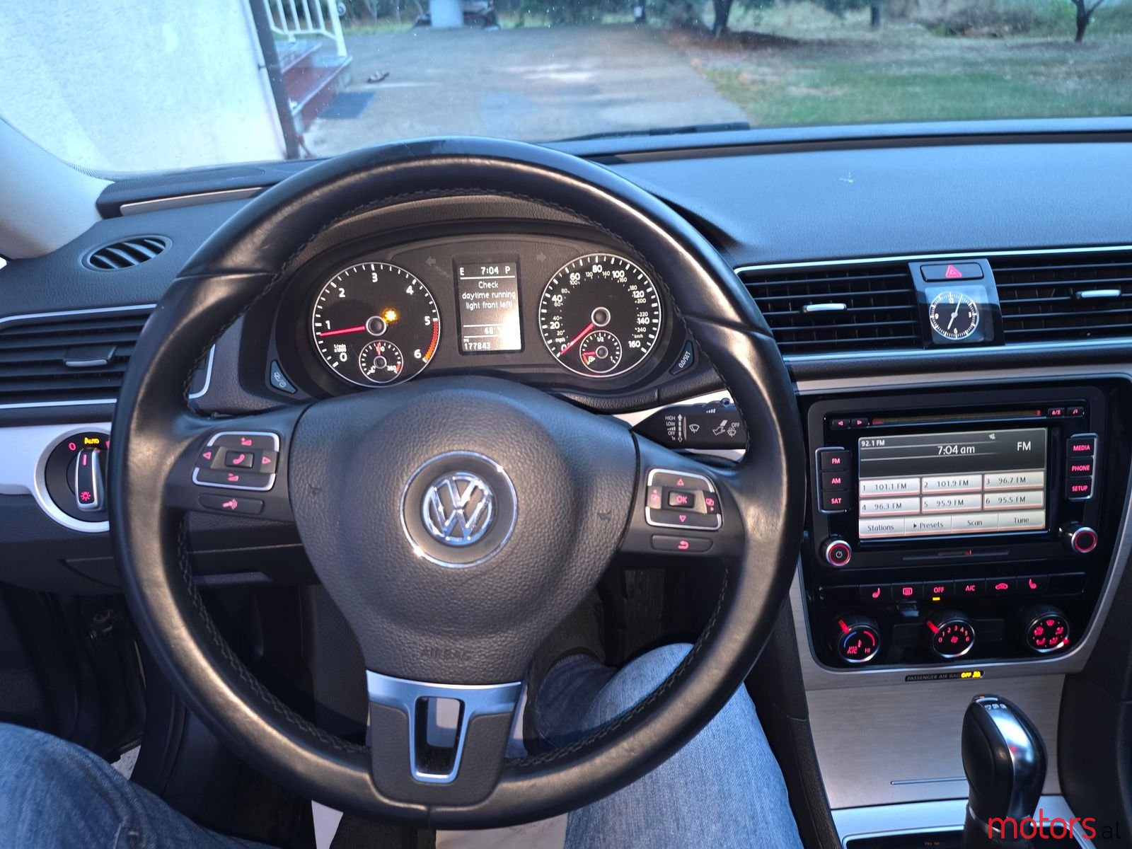 2013' Volkswagen Passat photo #2