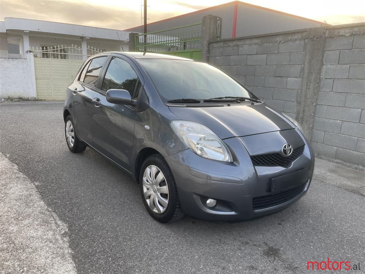 2010' Toyota Yaris photo #4