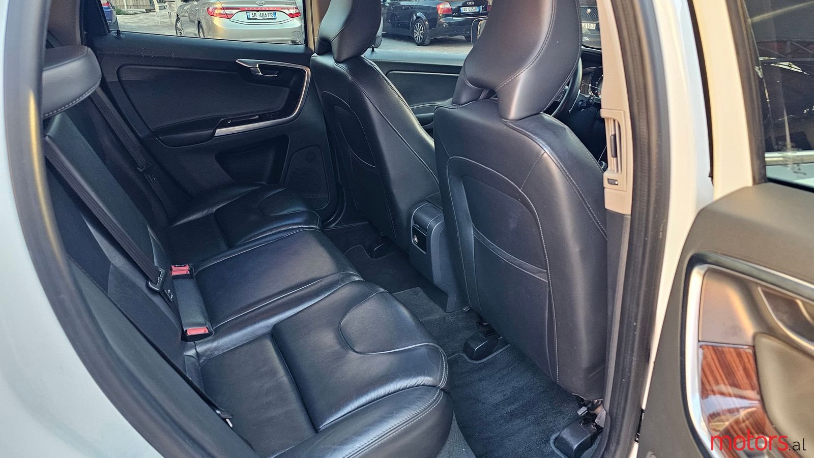 2017' Volvo Xc 60 photo #2