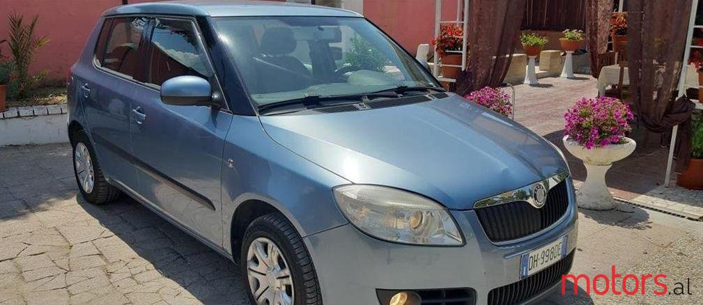2008' Skoda Fabia photo #1