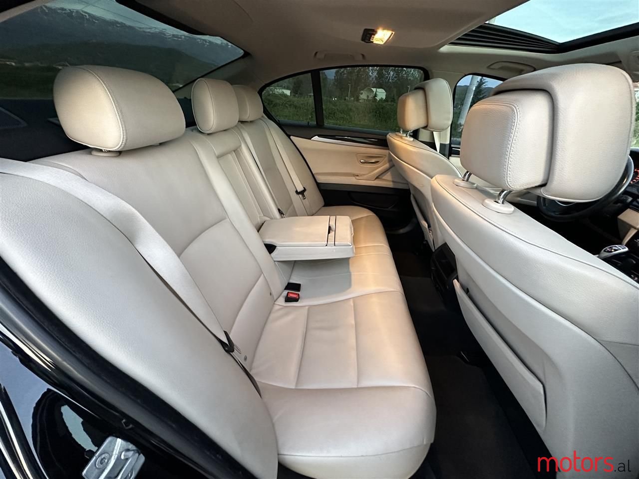 2010' BMW 530 photo #3