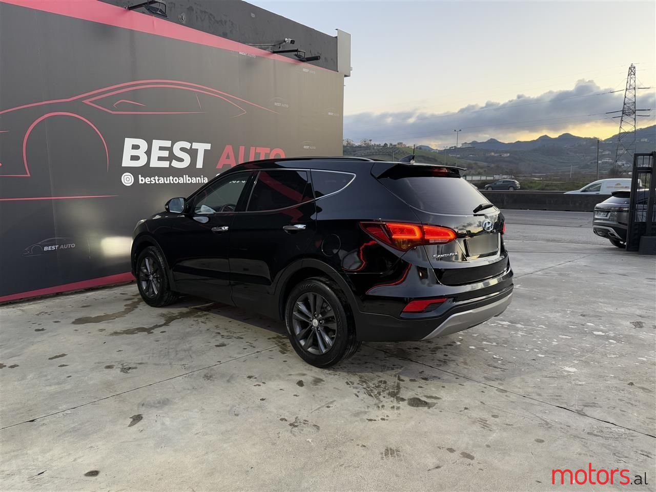 2015' Hyundai Santa Fe photo #2