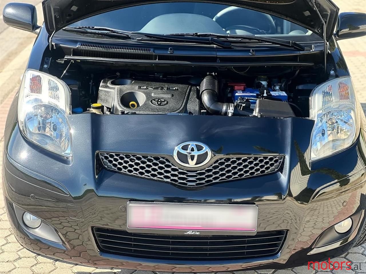 2010' Toyota Yaris photo #2