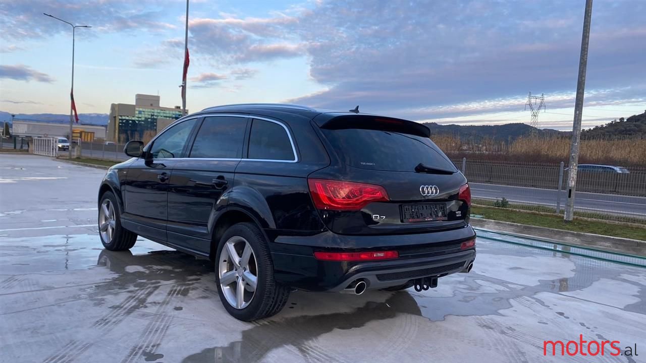 2011' Audi Q7 photo #4
