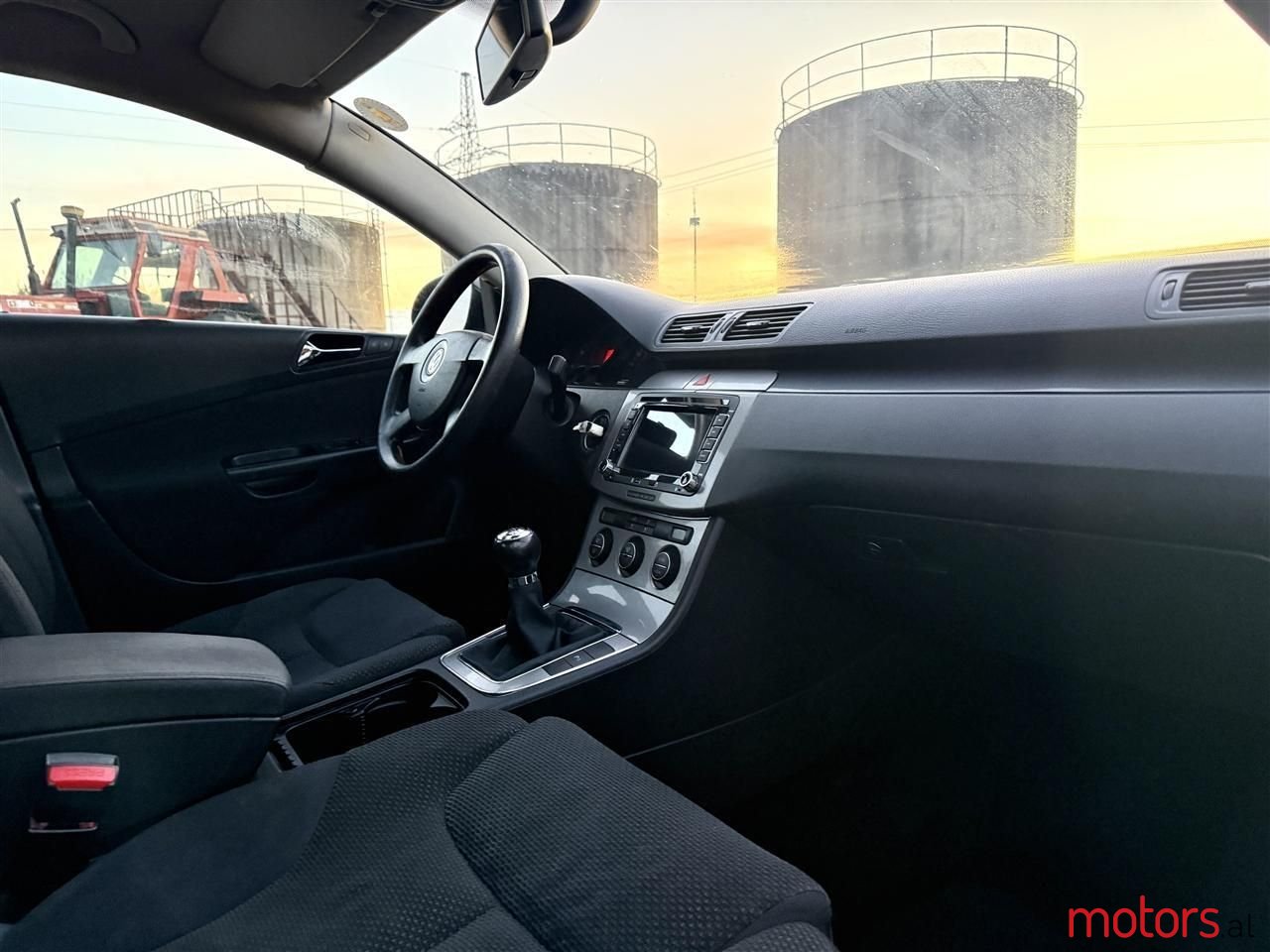 2007' Volkswagen Passat photo #2