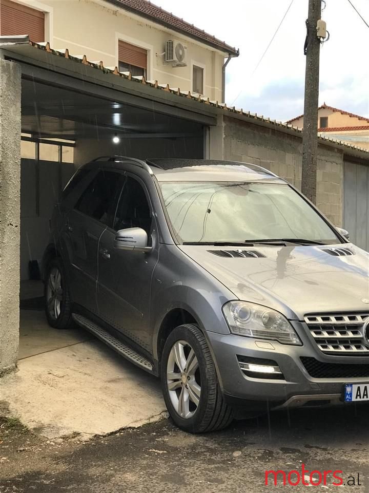 2011' Mercedes-Benz ML 350 photo #1