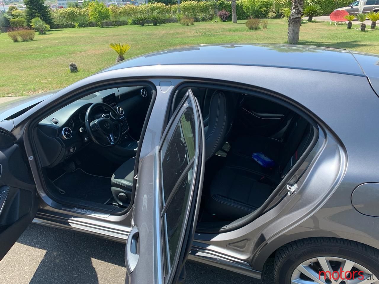 2014' Mercedes-Benz A 180 photo #2