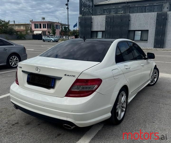 2009' Mercedes-Benz 300 photo #3