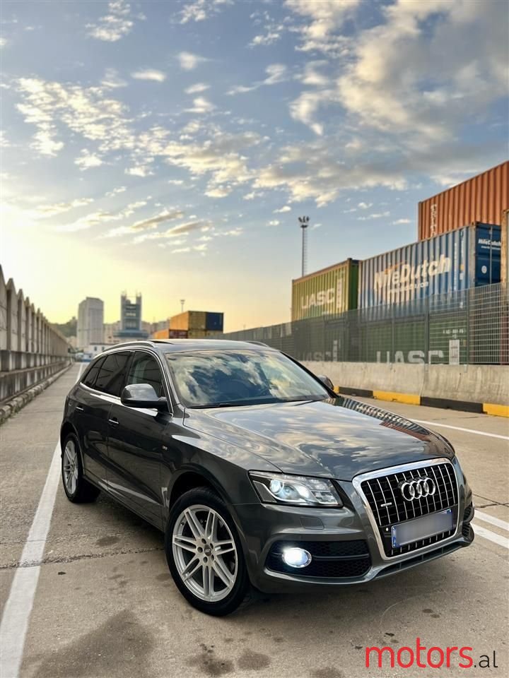 2010' Audi Q5 photo #6