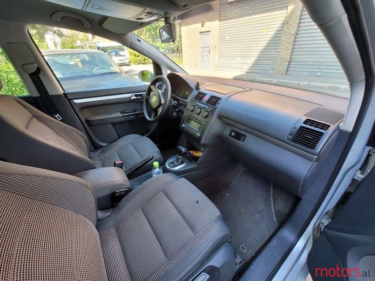 2005' Volkswagen Touran photo #5