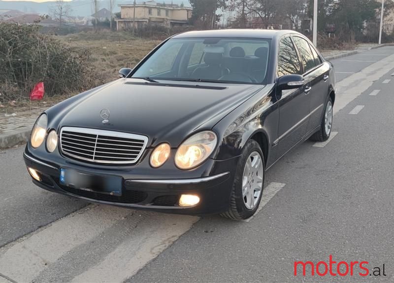 2005' Mercedes-Benz E 220 photo #1