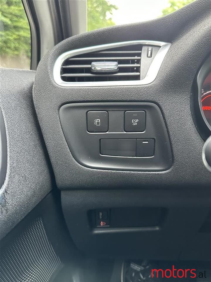 2013' Citroen C4 photo #3