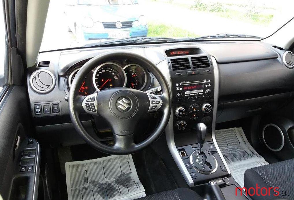 2005' Suzuki Grand Vitara photo #1