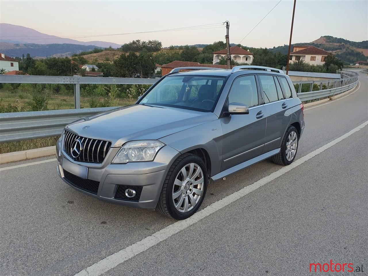 2010' Mercedes-Benz GLK 220 photo #2