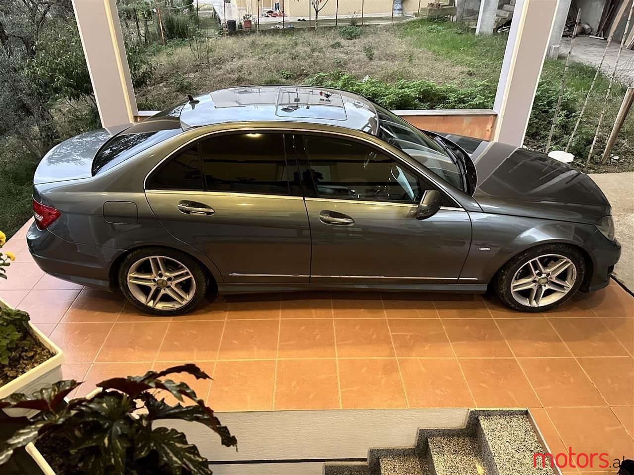 2011' Mercedes-Benz 220 photo #5